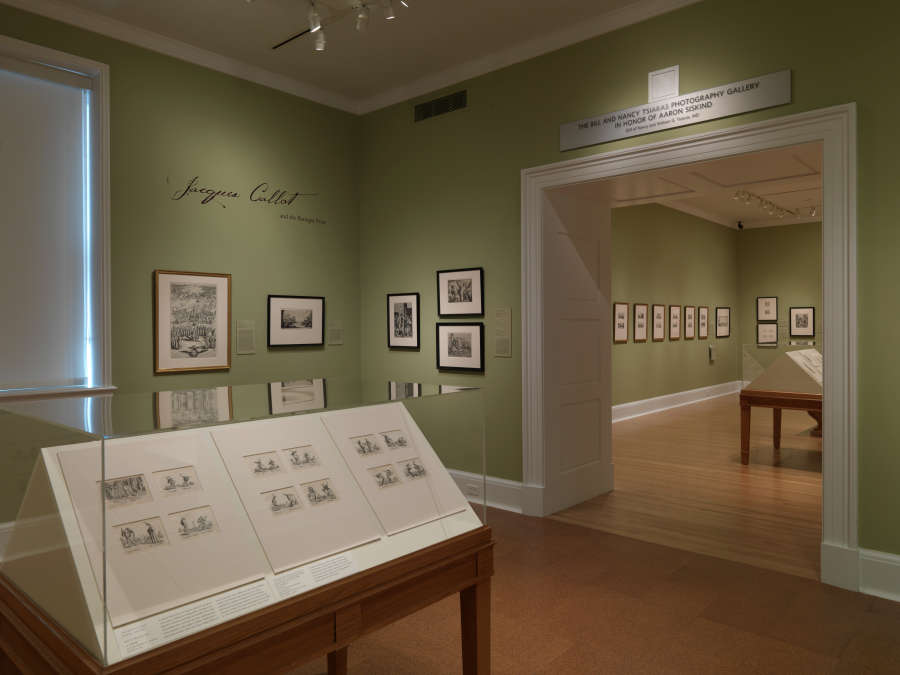 view exhibition image