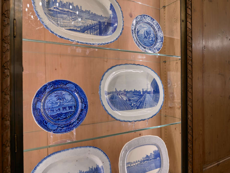 view exhibition image