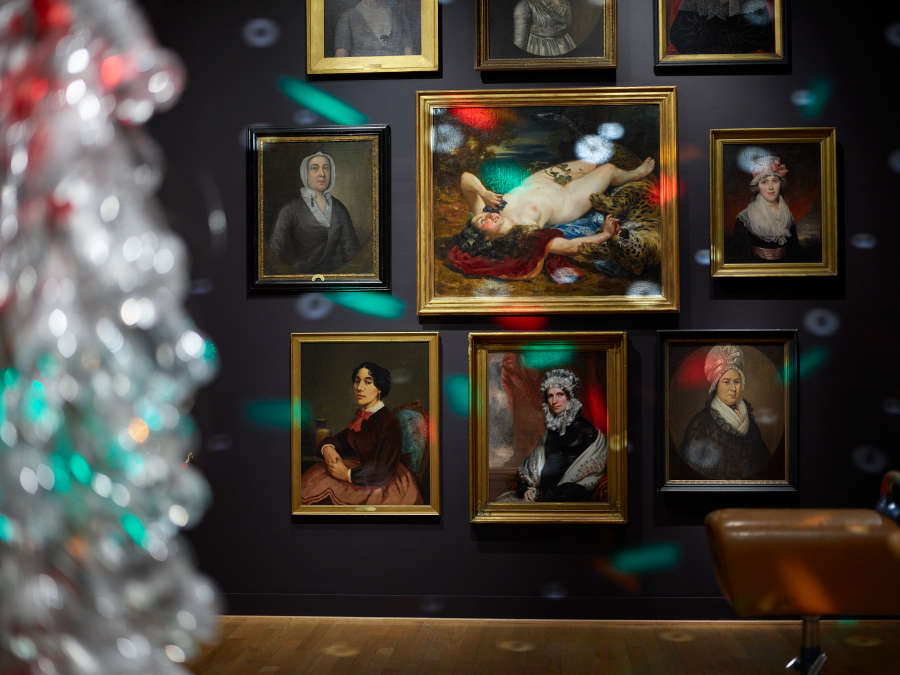 view exhibition image
