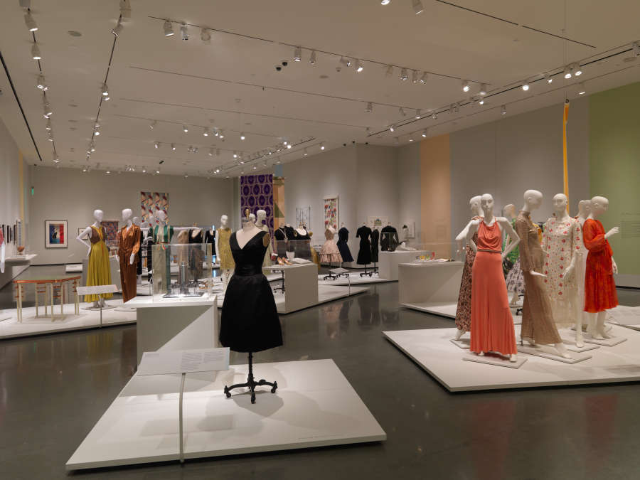 view exhibition image