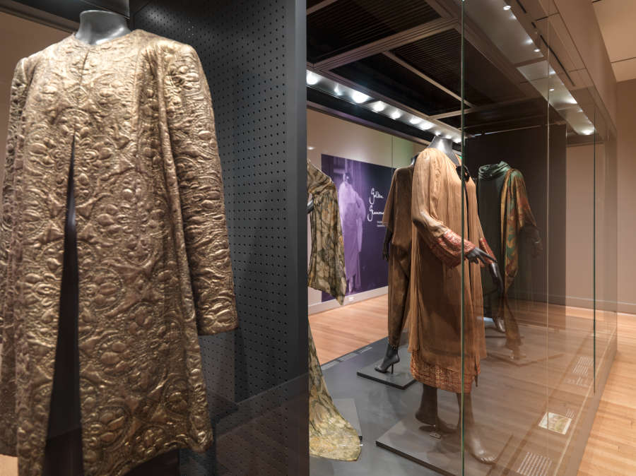 view exhibition image