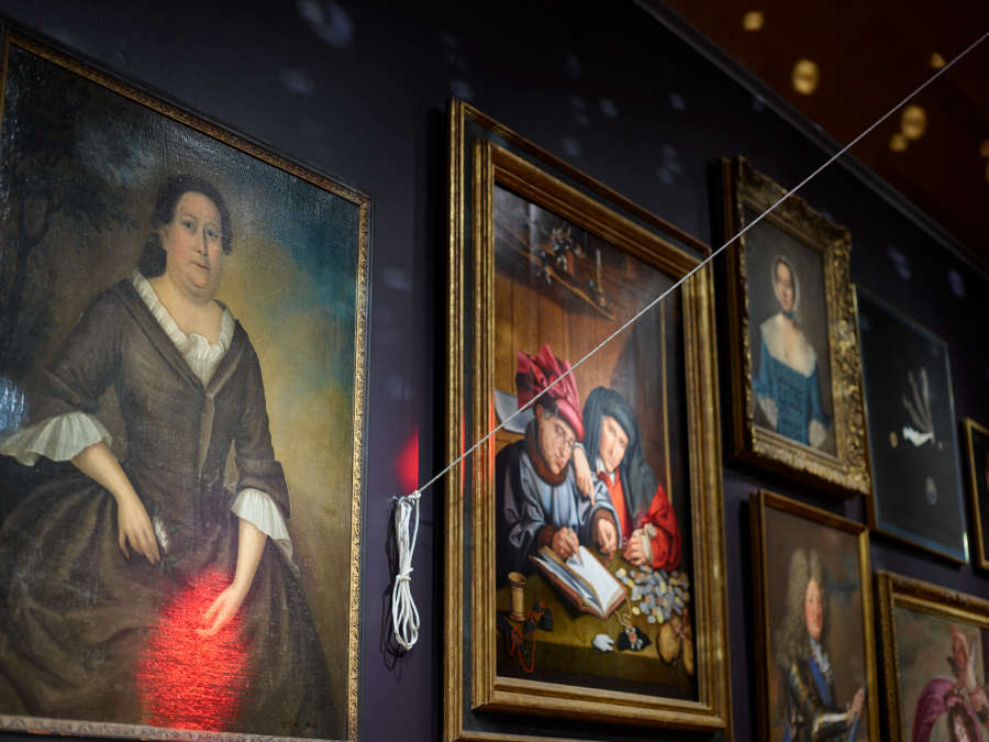 view exhibition image
