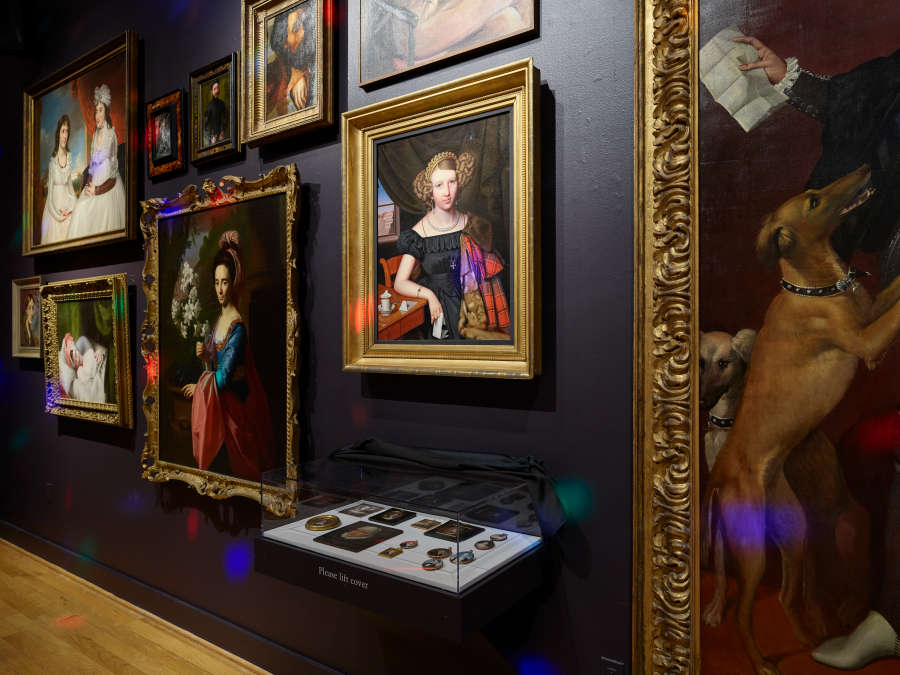 view exhibition image