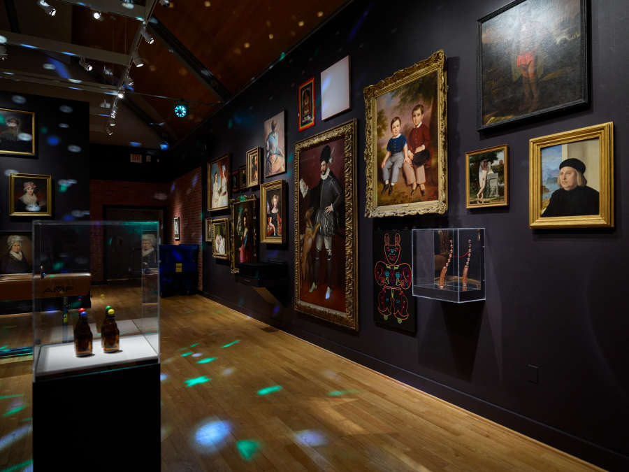 view exhibition image