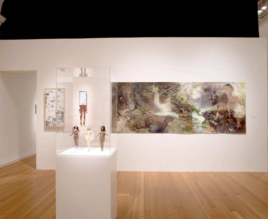 view exhibition image