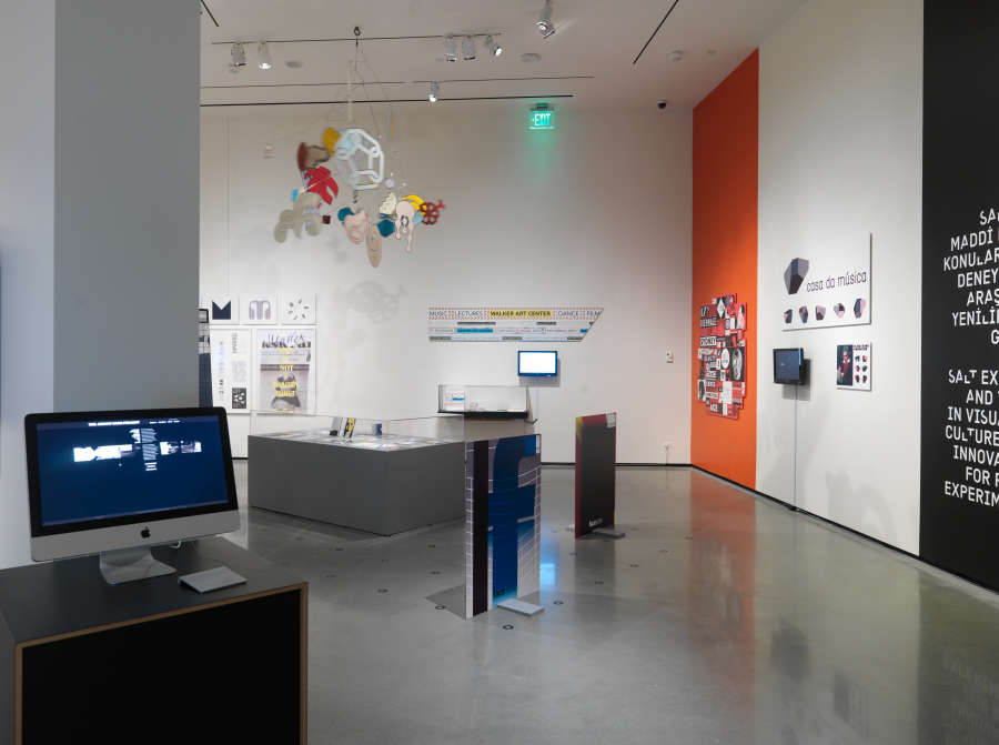 view exhibition image