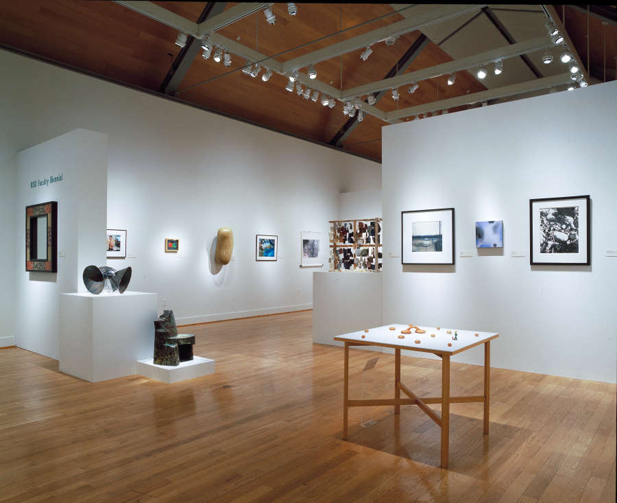 view exhibition image