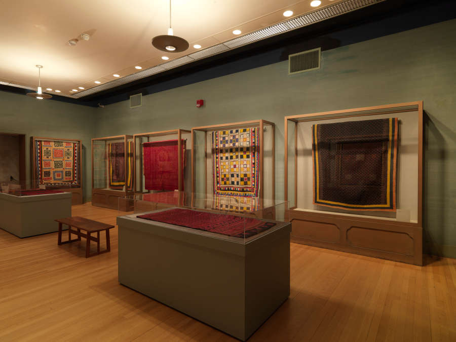 view exhibition image