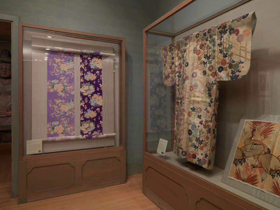 view exhibition image