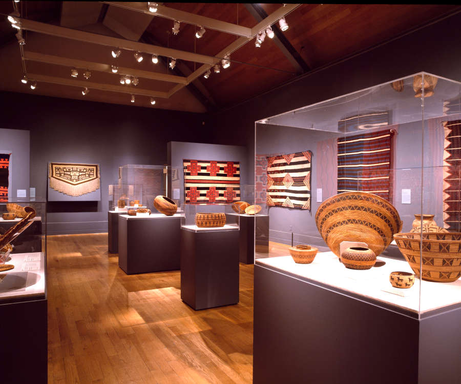 view exhibition image