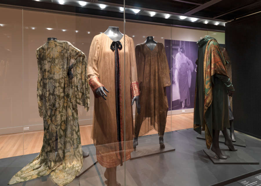 view exhibition image