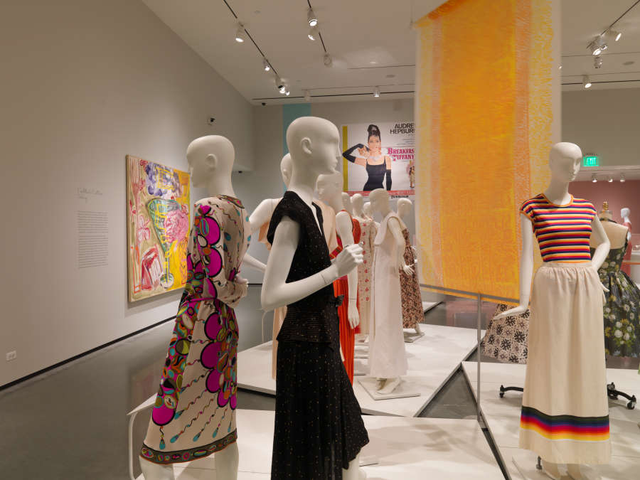 view exhibition image