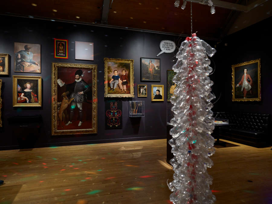 view exhibition image