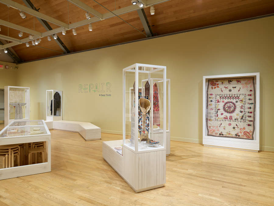 view exhibition image