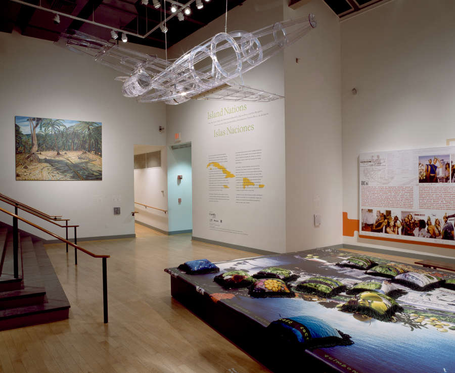 view exhibition image