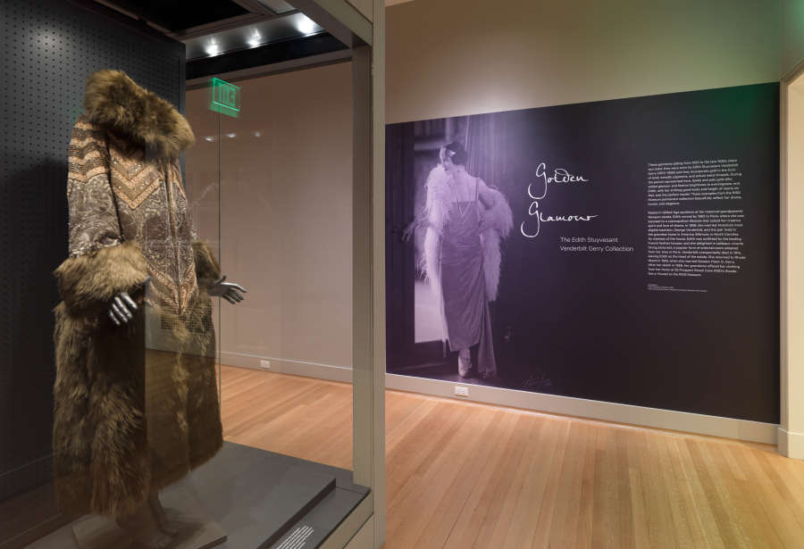 view exhibition image