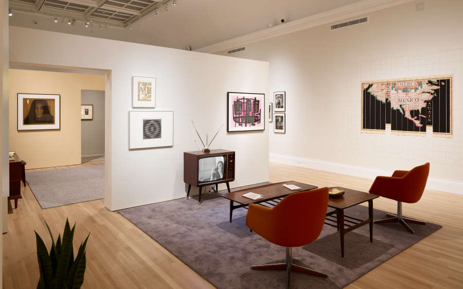 view exhibition image