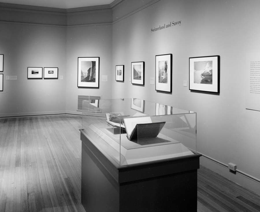 view exhibition image