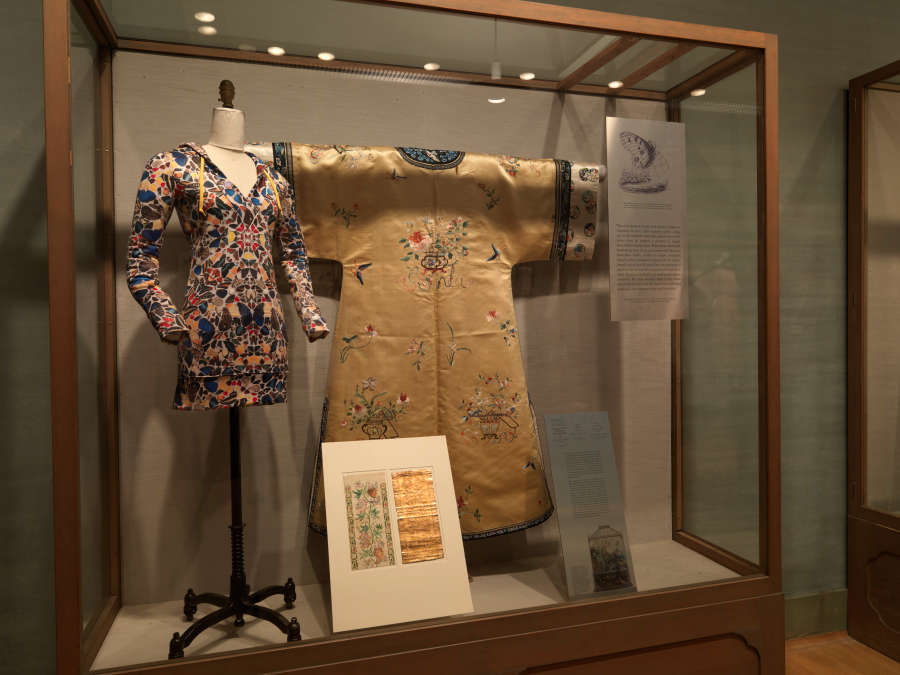 view exhibition image