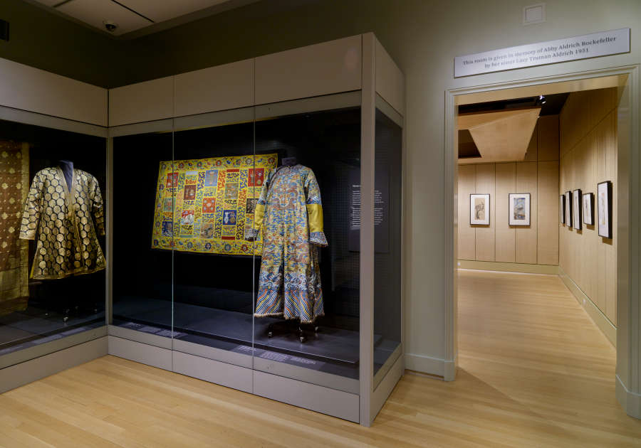 view exhibition image