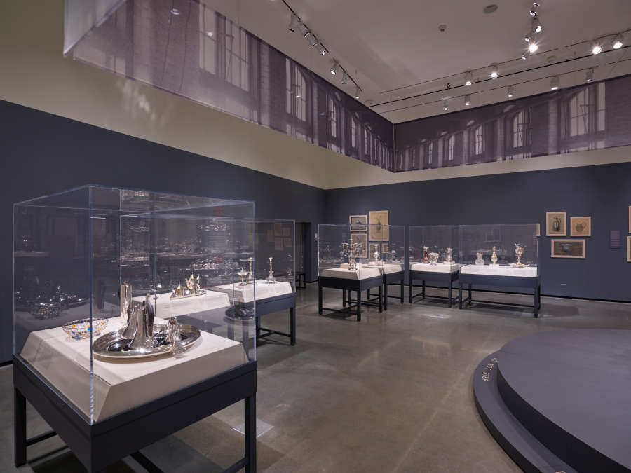 view exhibition image
