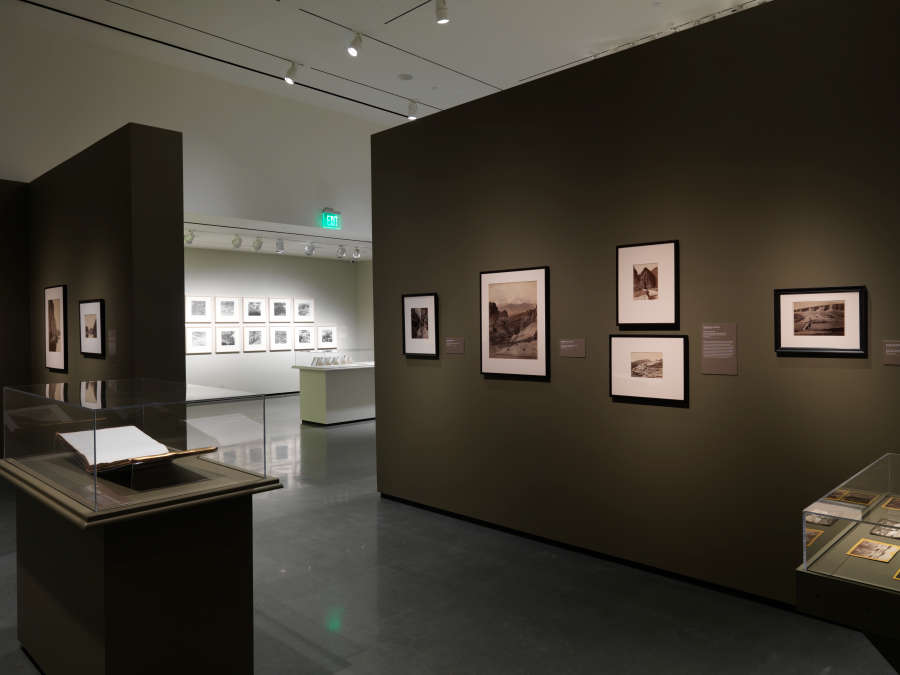 view exhibition image