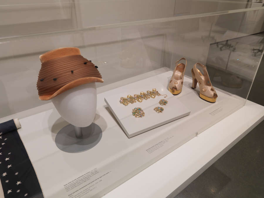 view exhibition image