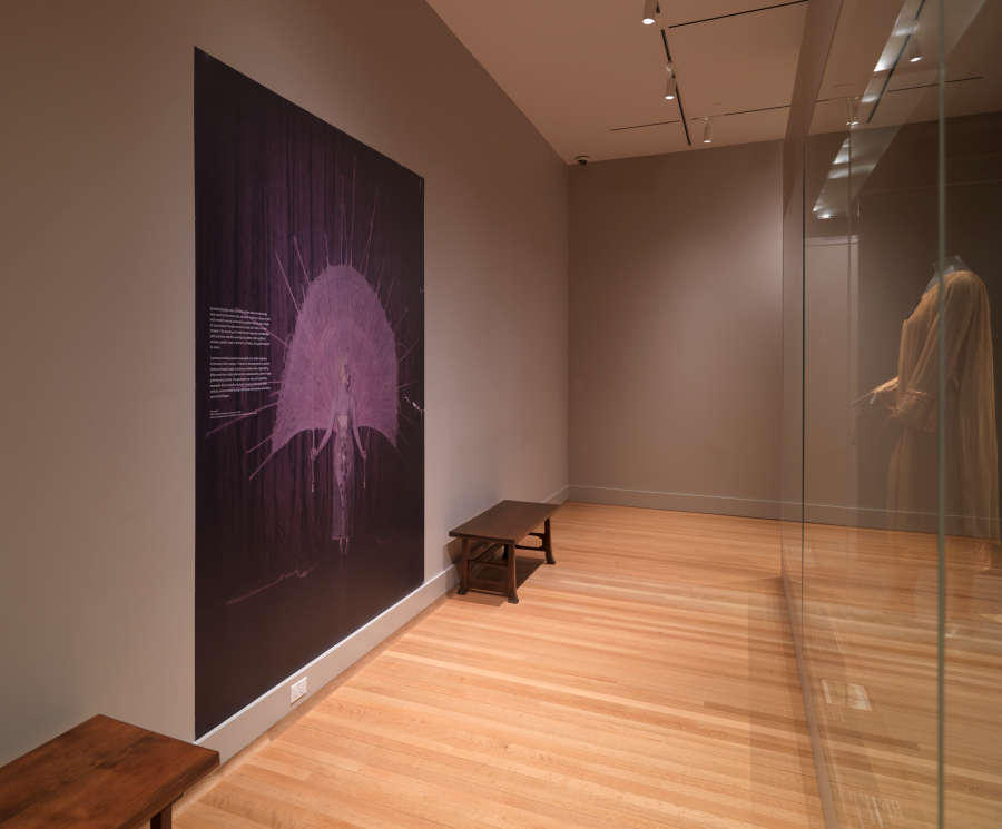 view exhibition image
