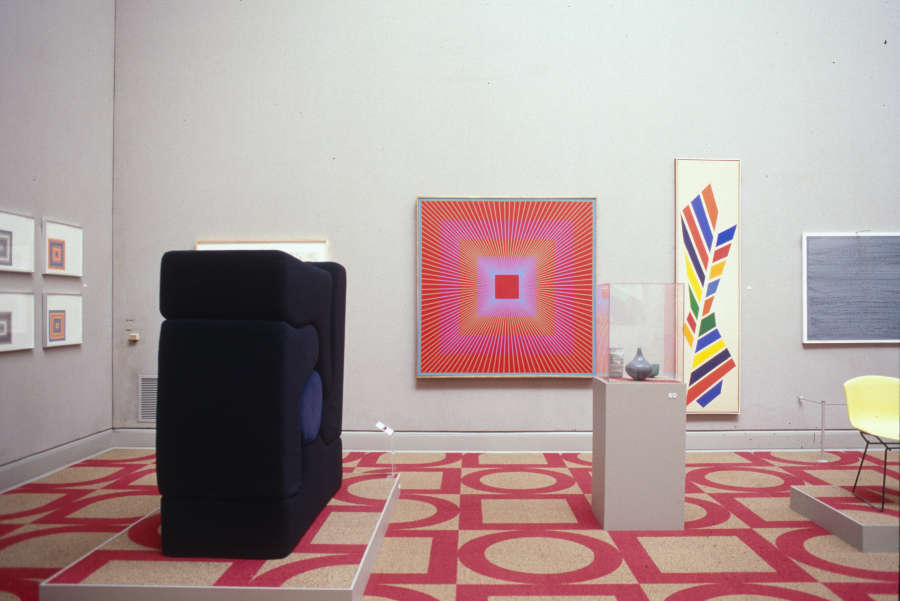 view exhibition image