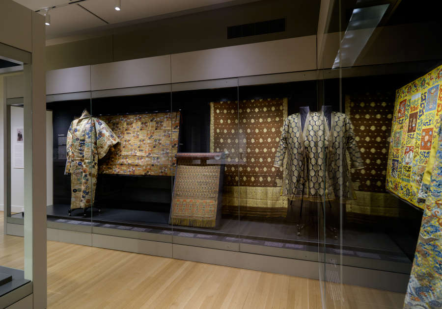 view exhibition image