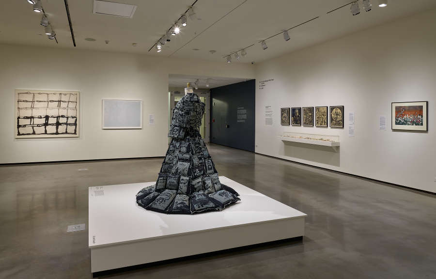 view exhibition image