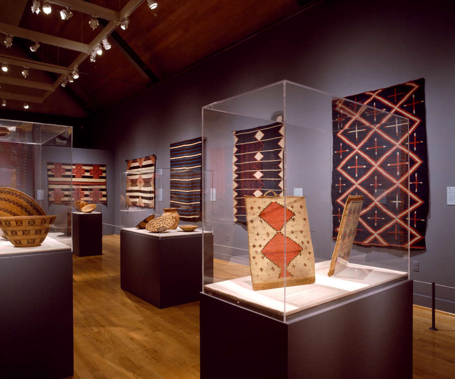 view exhibition image