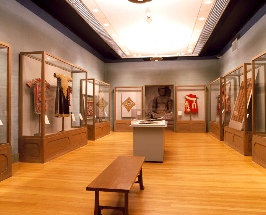 view exhibition image