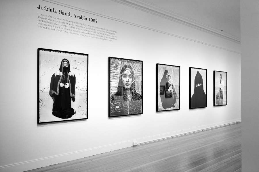 view exhibition image