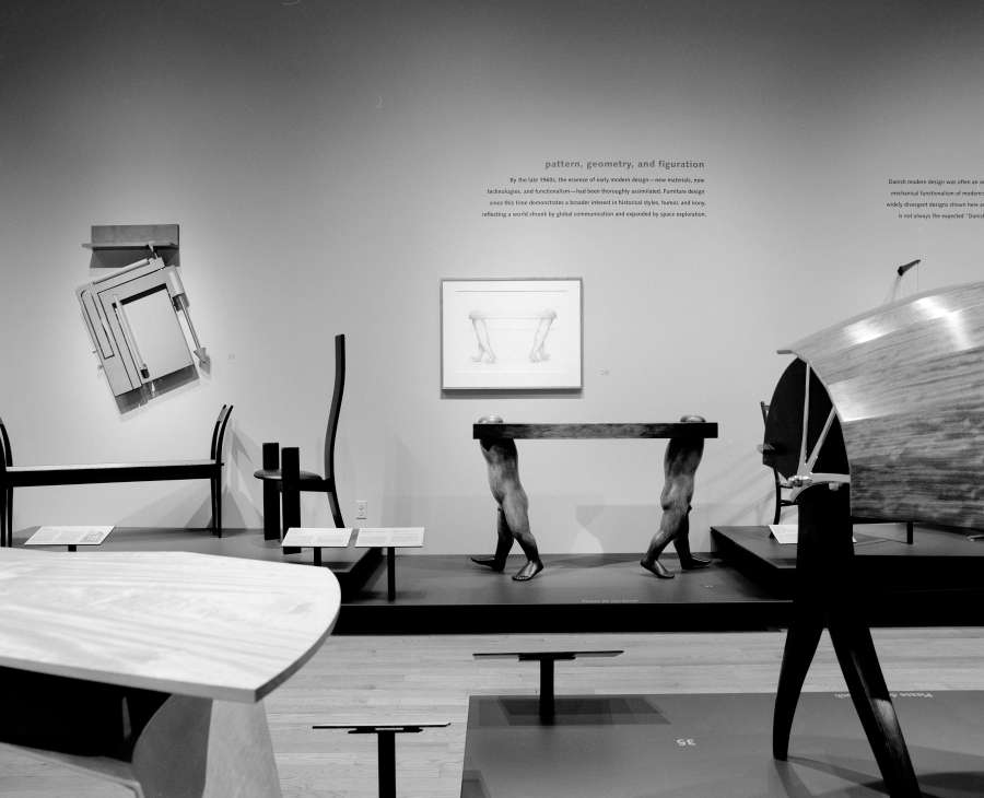 view exhibition image