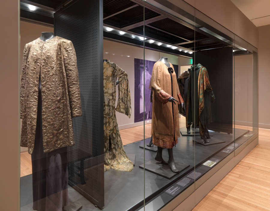 view exhibition image