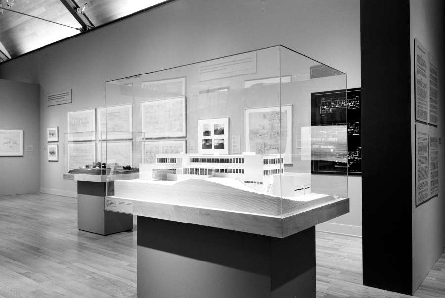 view exhibition image