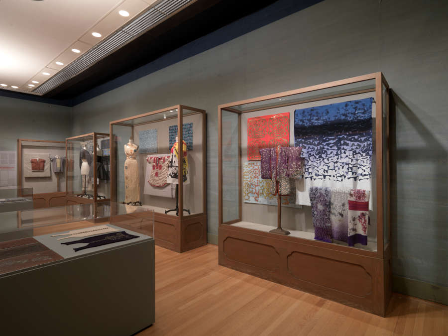 view exhibition image