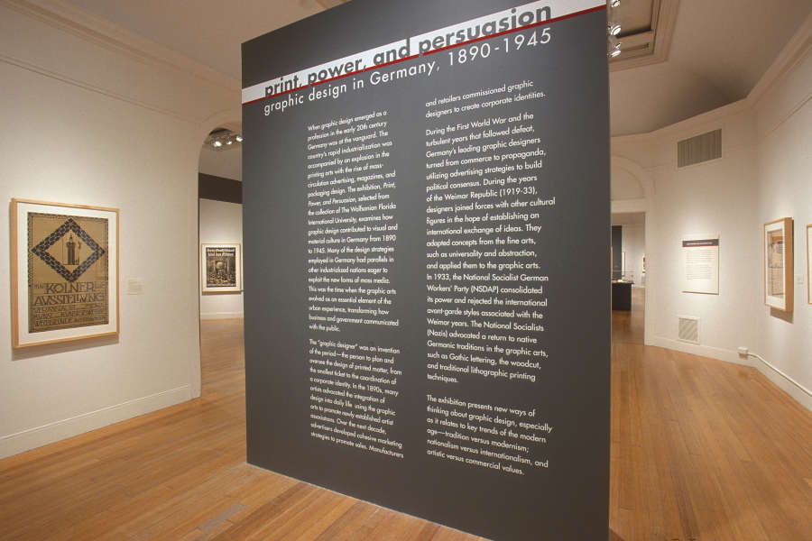 view exhibition image