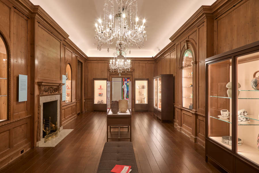 view exhibition image