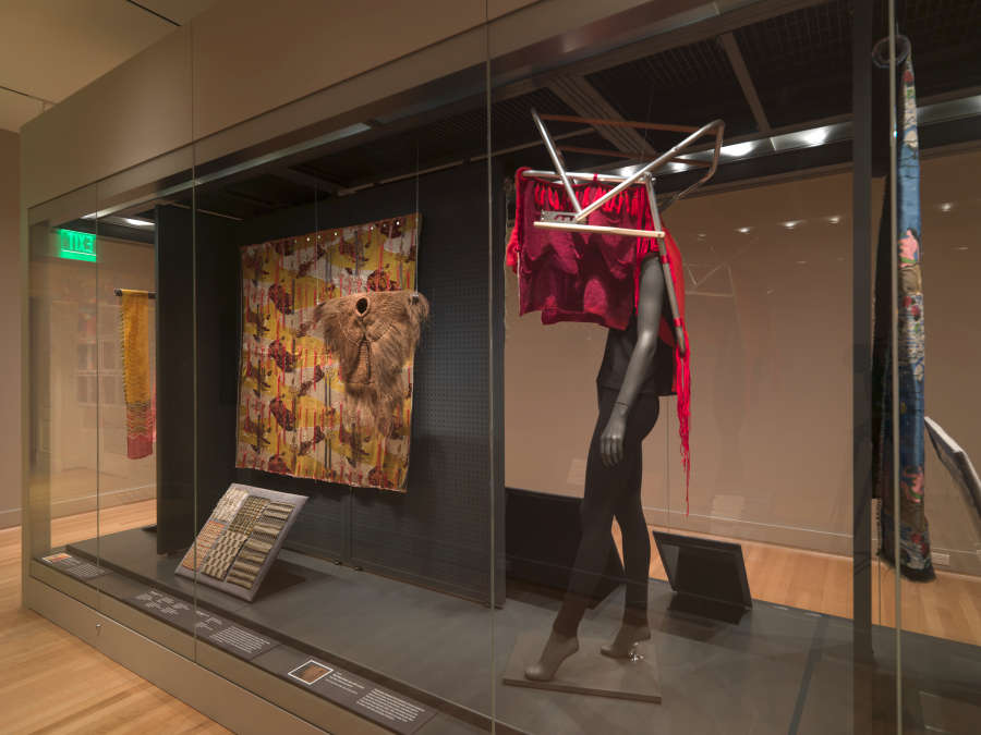 view exhibition image