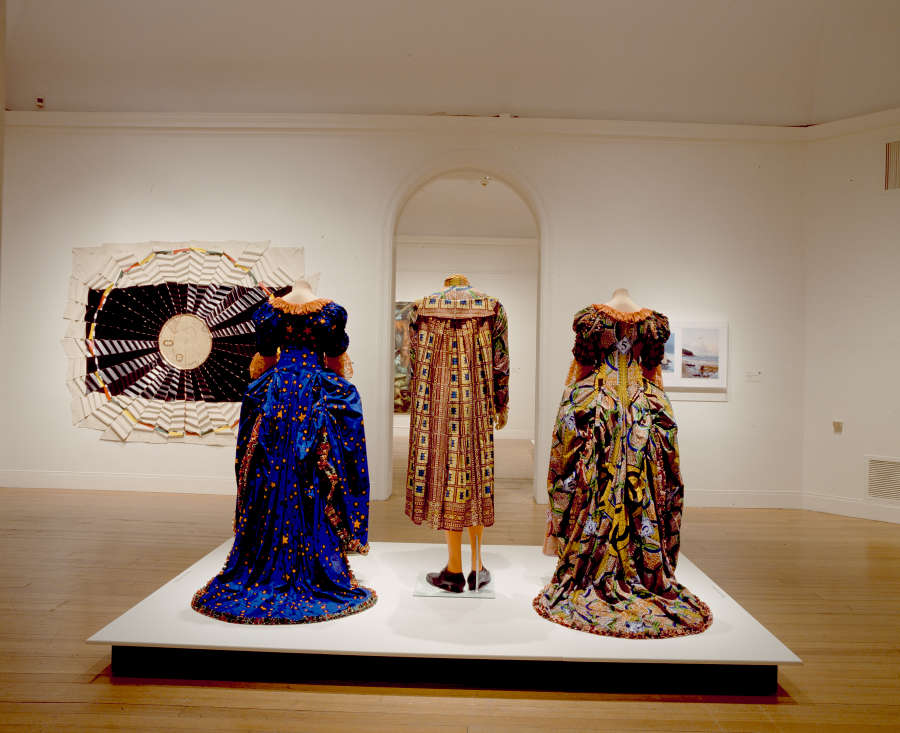 view exhibition image