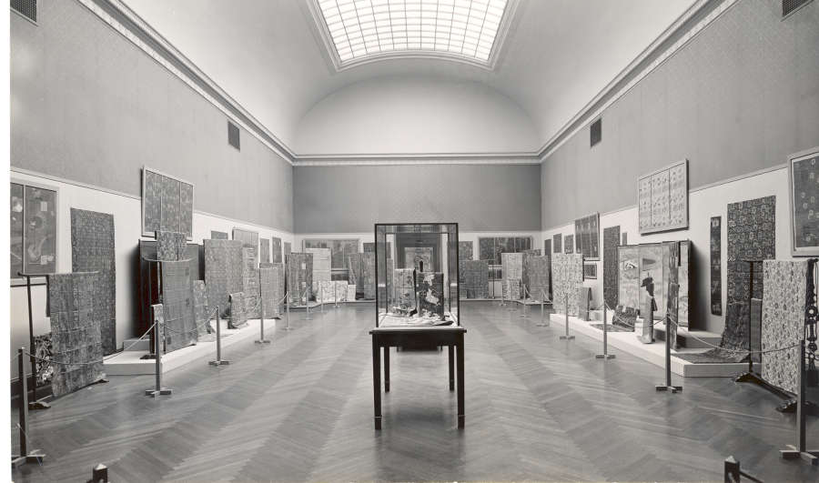 view exhibition image