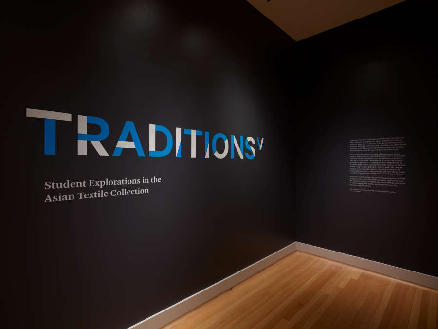 view exhibition image