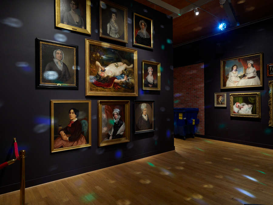 view exhibition image
