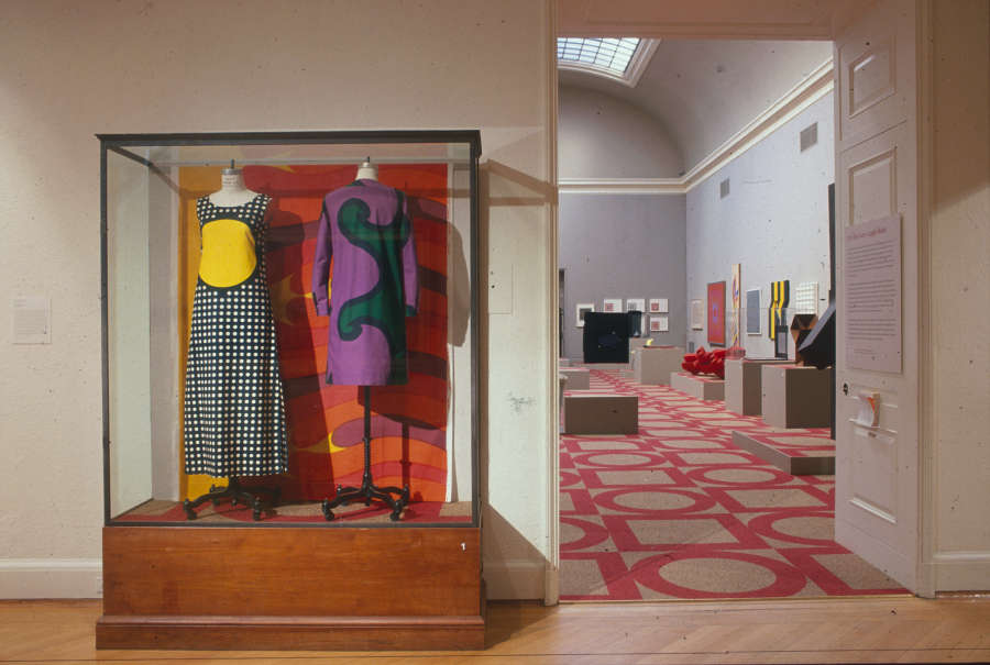 view exhibition image