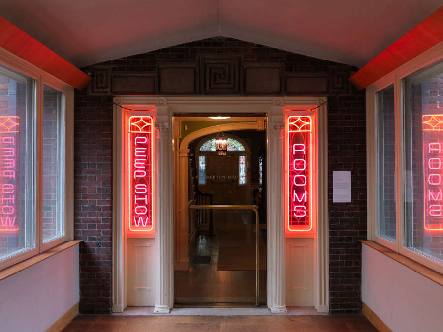 view exhibition image