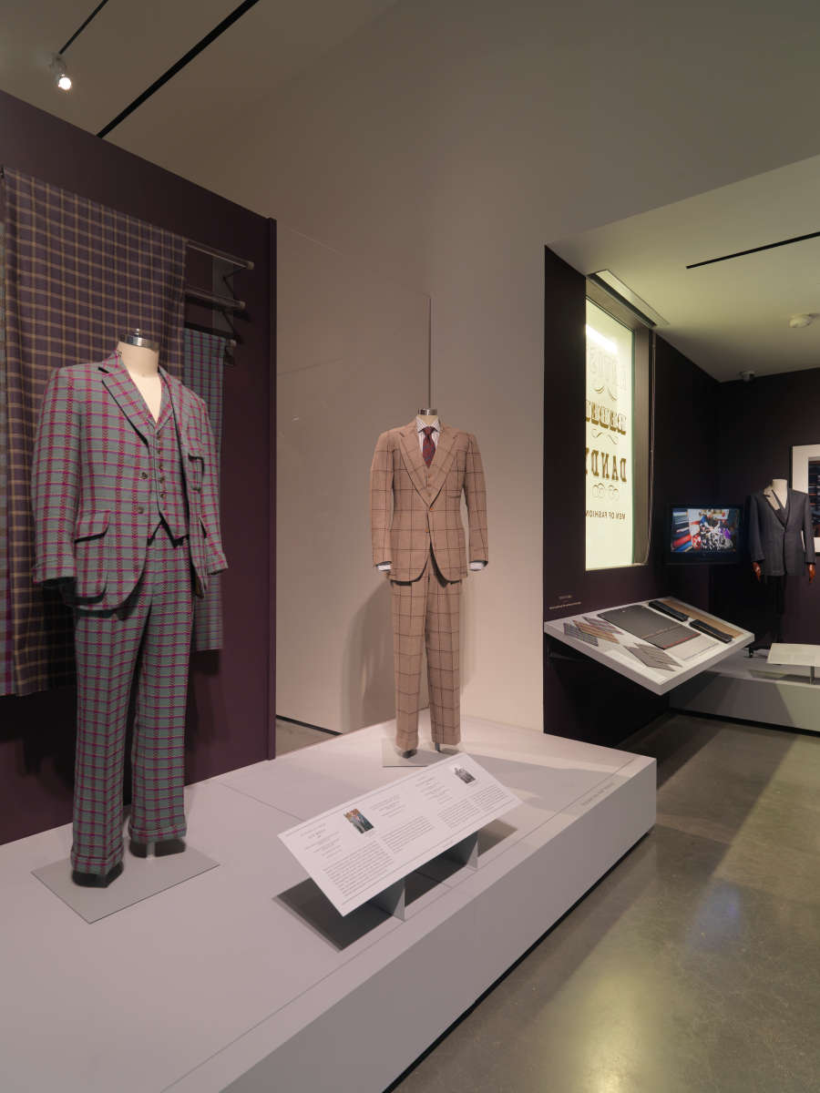 view exhibition image