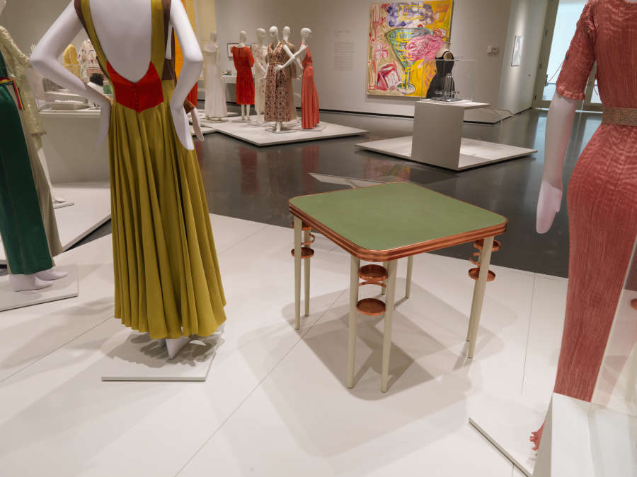 view exhibition image