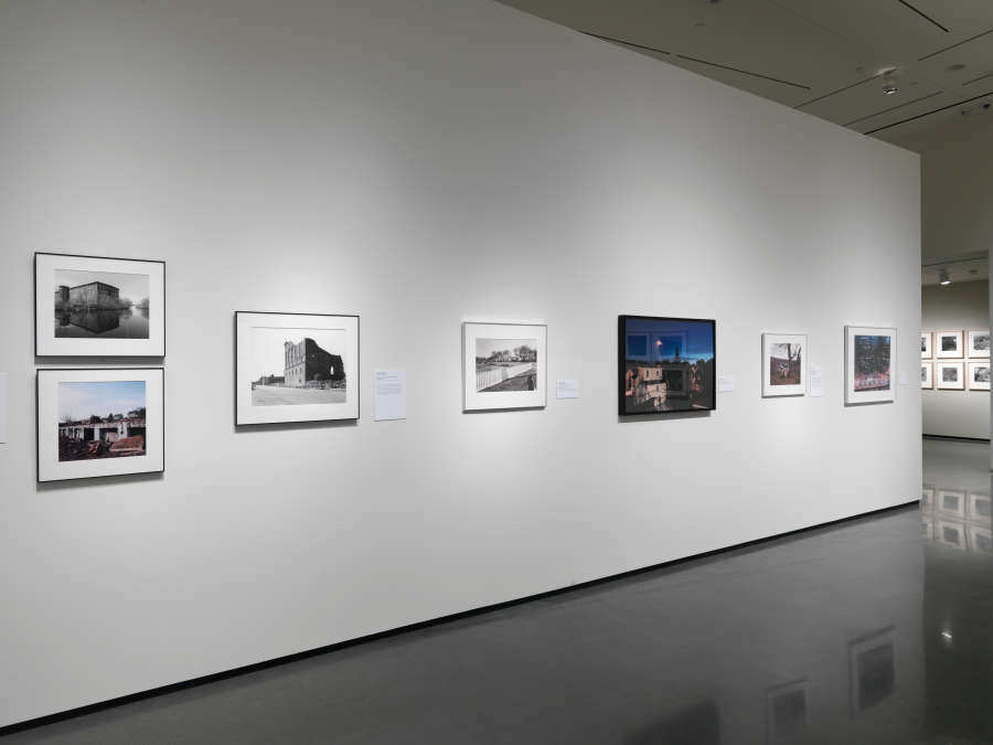 view exhibition image